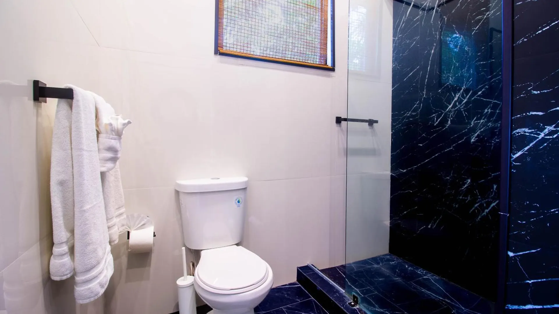 Villa Azure Ocean Park'S Seaside Luxe Retreat San Juan