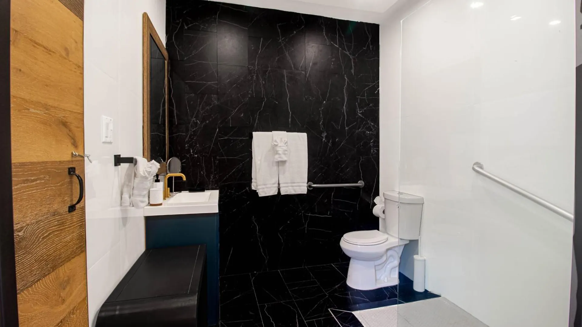 Villa Azure Ocean Park'S Seaside Luxe Retreat San Juan
